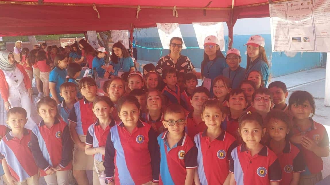 BİLİMİN IŞIĞINDA BULUŞMA: TÜBİTAK 4006 BİLİM FUARI'NDAYDIK